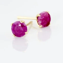 Boucles D'oreilles Puces Elea Serti Griffe Or Jaune Rubis -Mode Bijouterie Magasin B3OFJRR005 view2